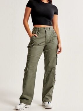 Abercrombie and Fitch ANF Khaki Army Green Cargo Pants